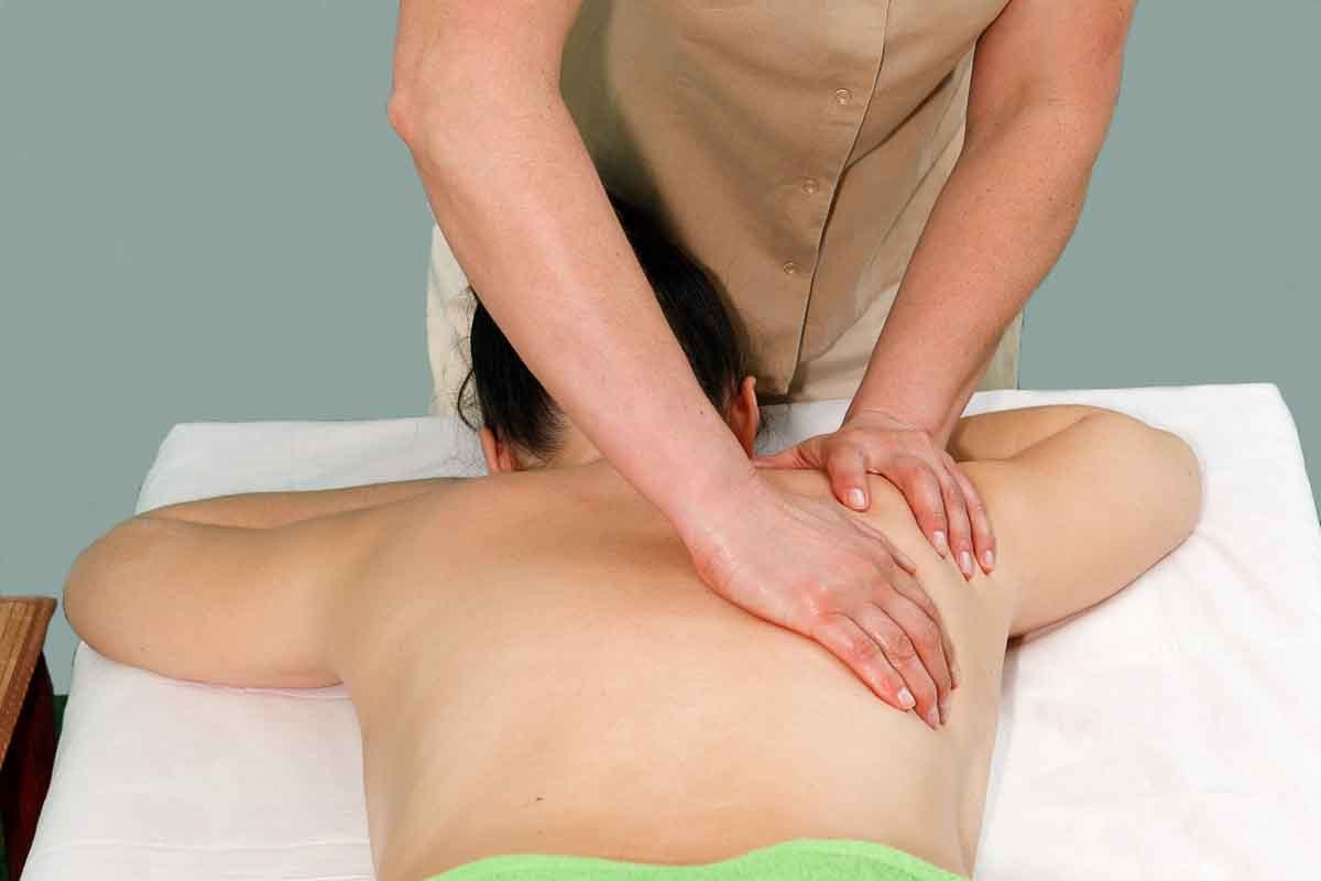 Релаксирующий массаж с маслами 